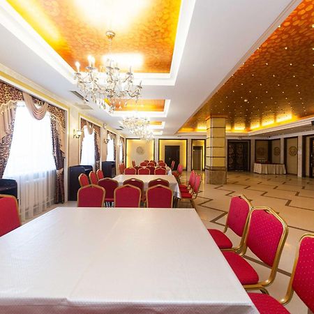 O Azamat Hotel Astana Luaran gambar