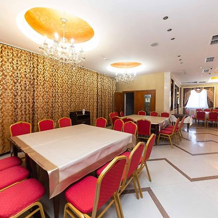 O Azamat Hotel Astana Luaran gambar