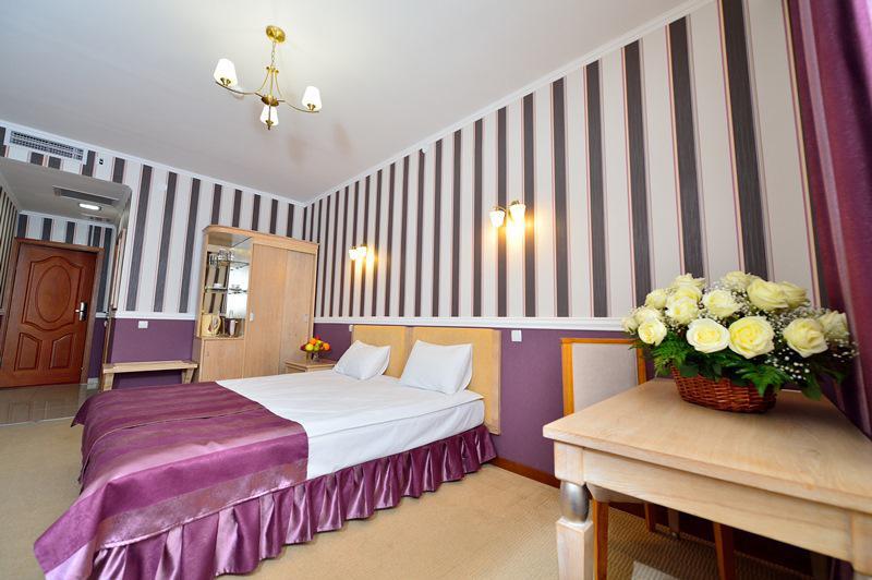 O Azamat Hotel Astana Luaran gambar