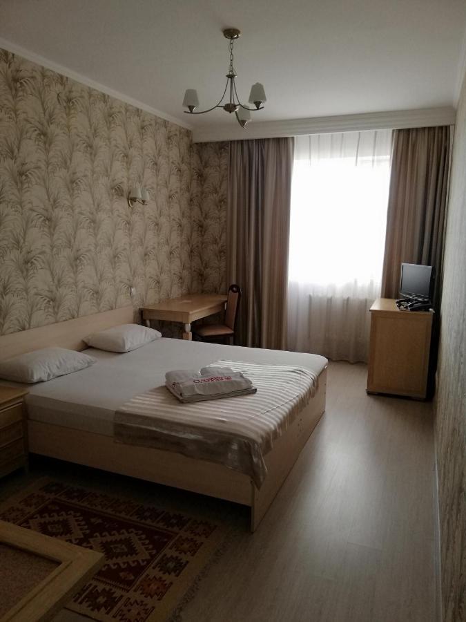 O Azamat Hotel Astana Luaran gambar