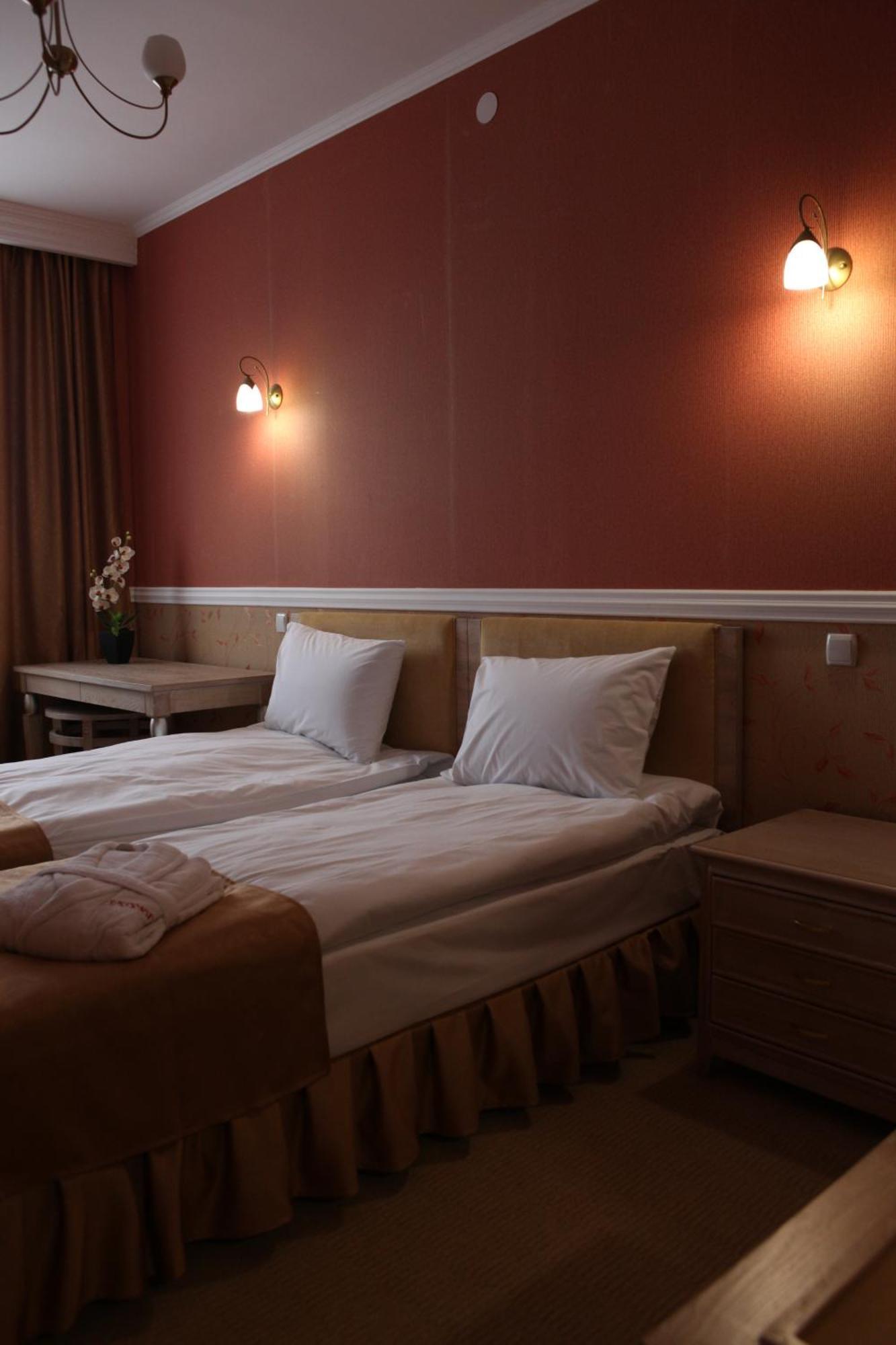 O Azamat Hotel Astana Luaran gambar