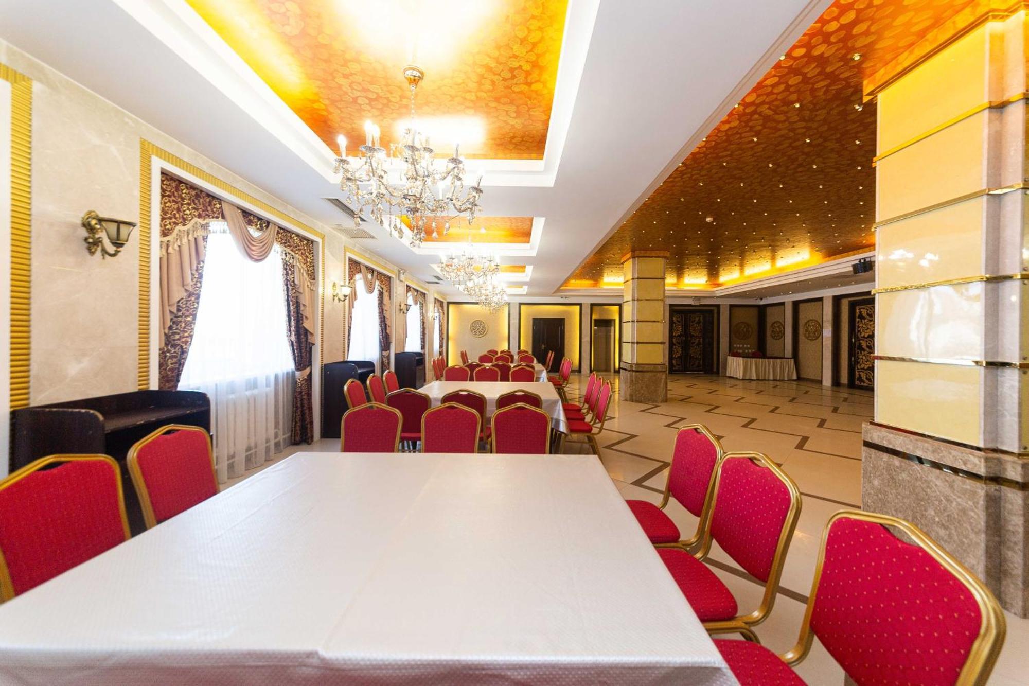 O Azamat Hotel Astana Luaran gambar