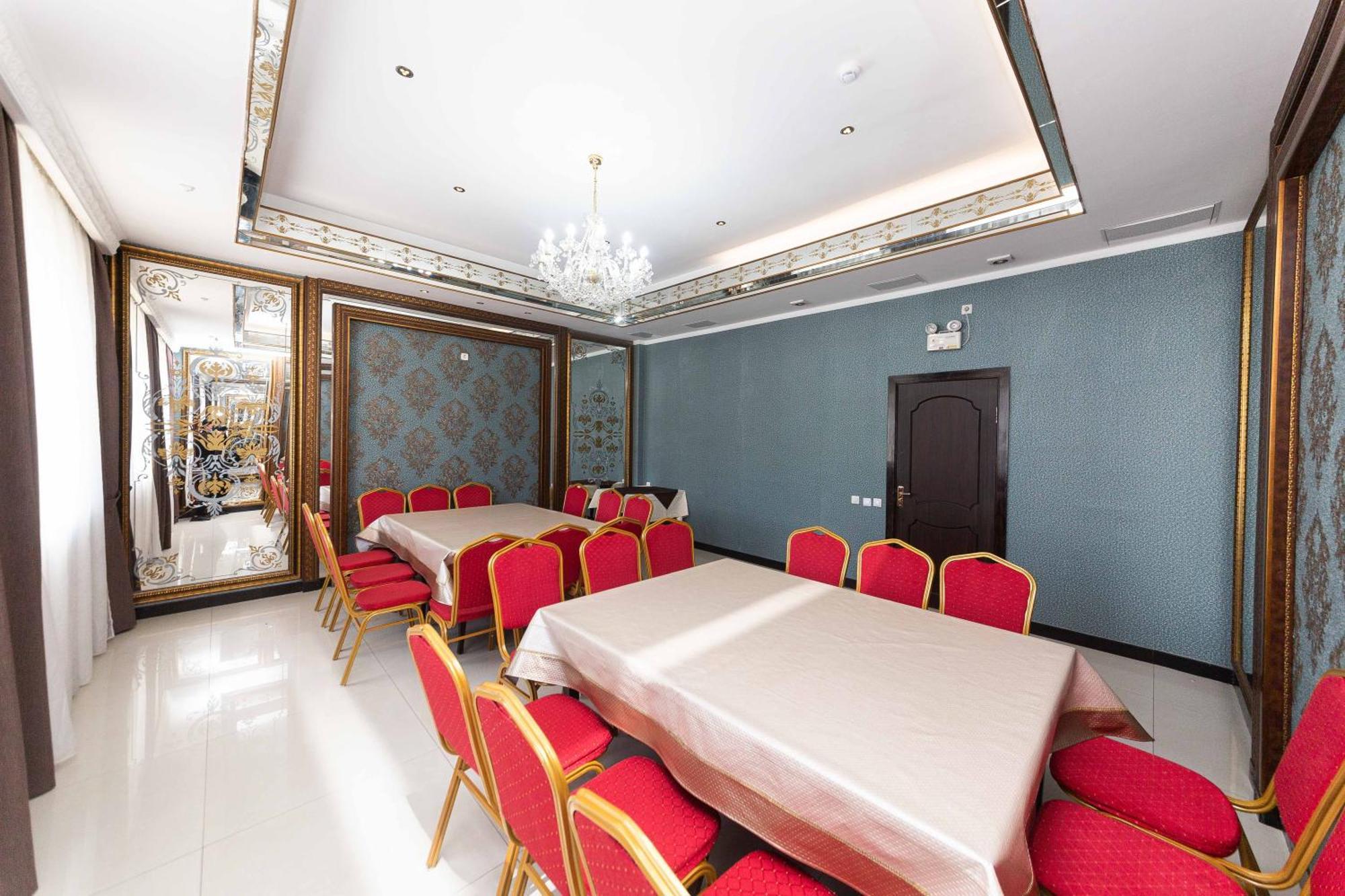 O Azamat Hotel Astana Luaran gambar