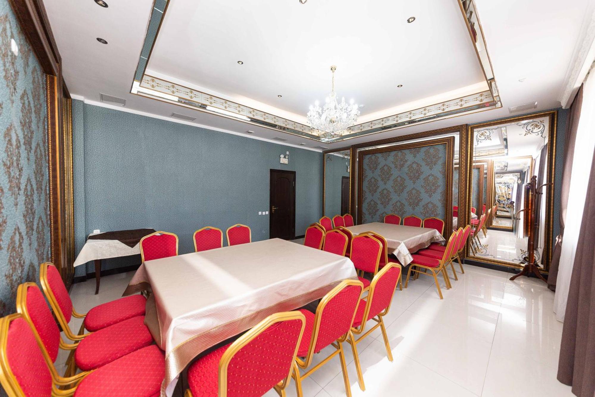 O Azamat Hotel Astana Luaran gambar