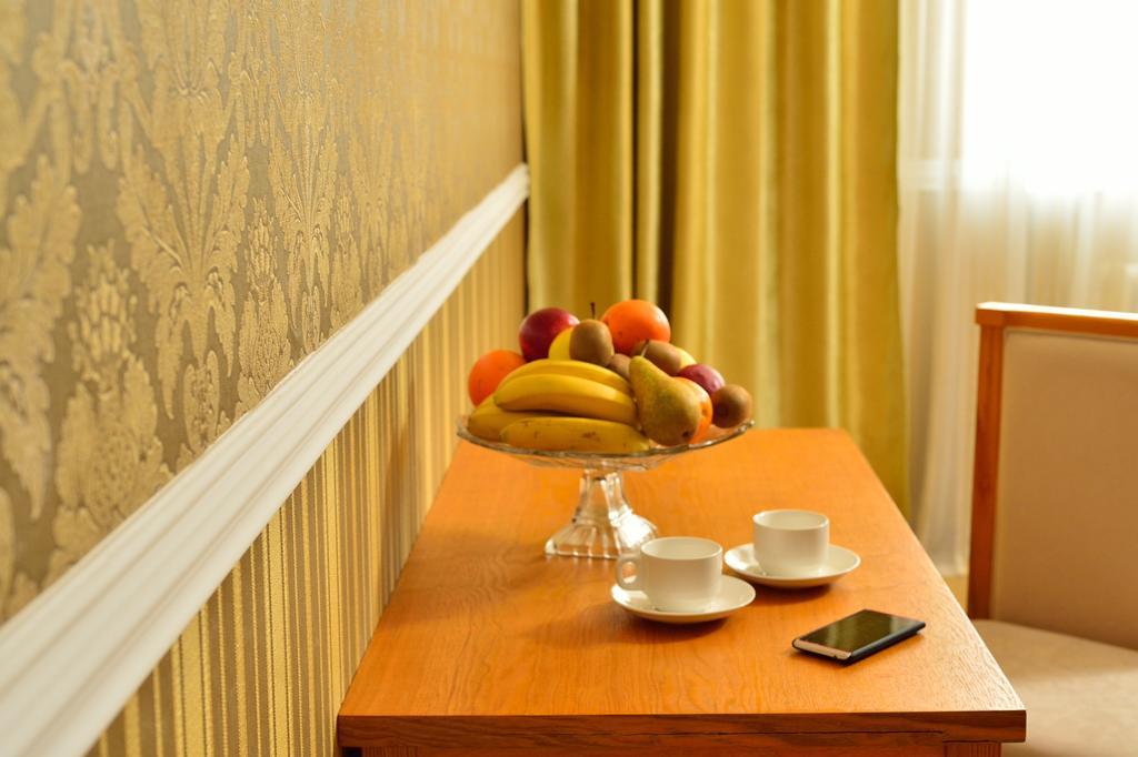 O Azamat Hotel Astana Luaran gambar