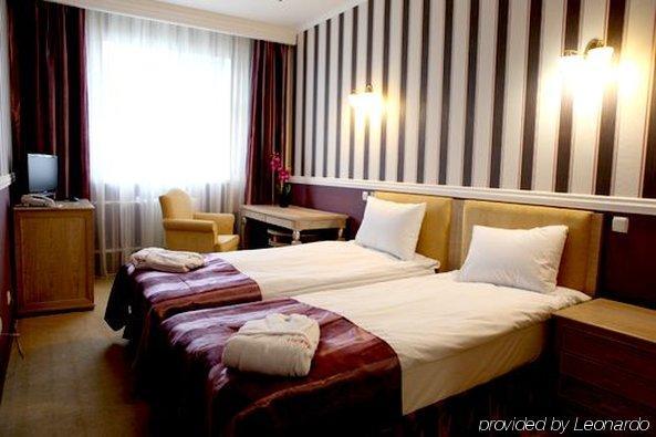 O Azamat Hotel Astana Bilik gambar