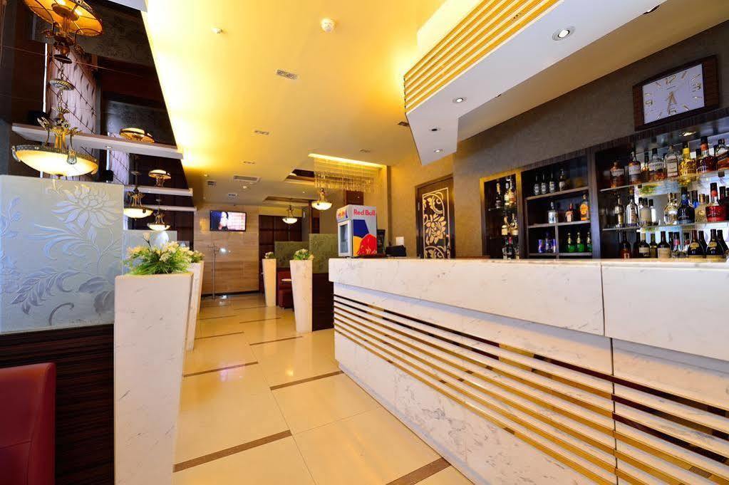 O Azamat Hotel Astana Luaran gambar