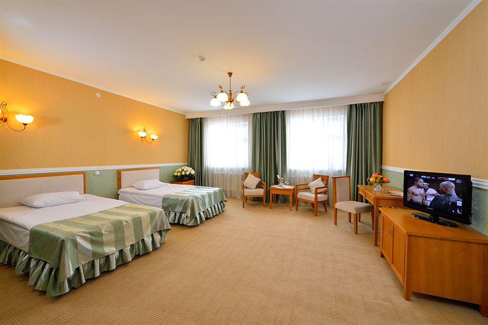 O Azamat Hotel Astana Luaran gambar